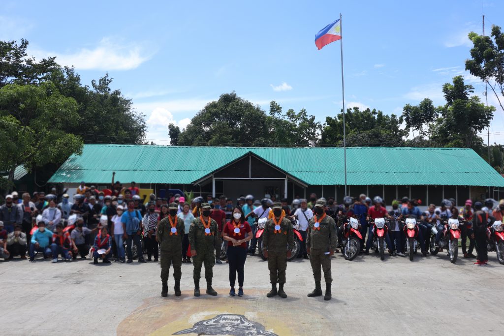 MOTORCYCLES FOR PEACE – THE CITY GOVERNMENT OF DAVAO THROUGH PEACE 911 AND THE 27IB, 56IB AND 89IB OF THE ARMED FORCES OF THE PHILIPPINES TURNED-OVER THE 15 UNITS OF XR150 MOTORCYCLES TO THE 119 PEACEBUILDERS LAST SEPTEMBER 16, 2022 AT BARANGAY NEW MALAGA, DALISAY, PANABO CITY.